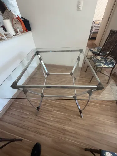 Linda mesa de vidro 100 cm com 4 cadeiras