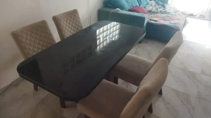 Mesa de jantar com 4 cadeiras