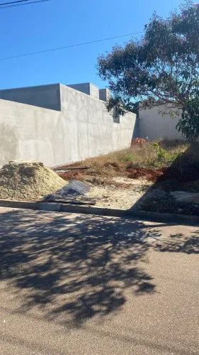 VENDO TERRENO EM EXCELENTE LOCALIZAÇÃO