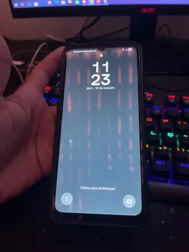 Vendo Galaxy A05 com ótimo espaço interno 128gb com marcas de uso