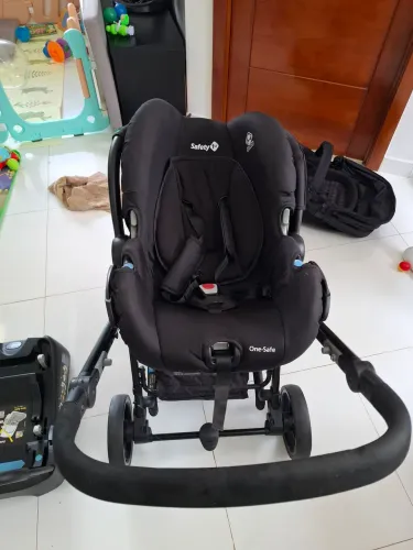 Carrinho + cadeirinha safety mobi