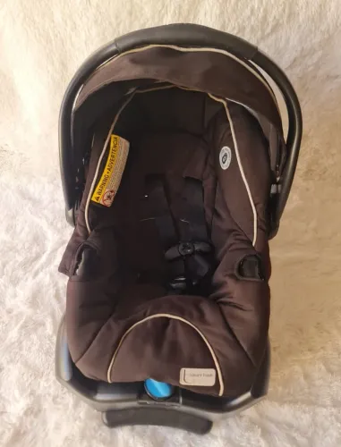 Cadeirinha de Bebê Infantil para Transporte em Veículos de Passeio - Apenas 200,00