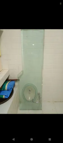 Pia pra lavabo toda de vidro.