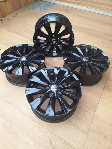 Rodas pretas black piano Aro 15 - 5 x100