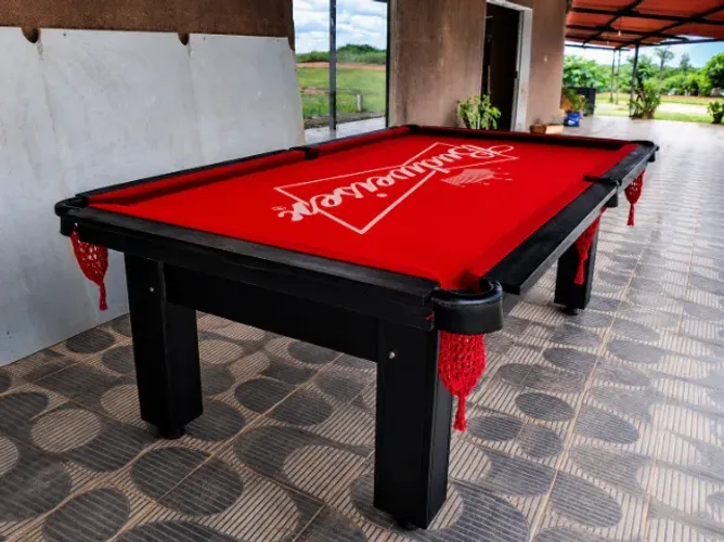 MESA DE SINUCA COM ACESSÓRIOS. OBS: NA DESCRIÇÃO DO PRODUTO