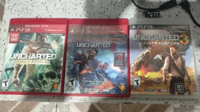 COMBO Uncharted PARA PS3
