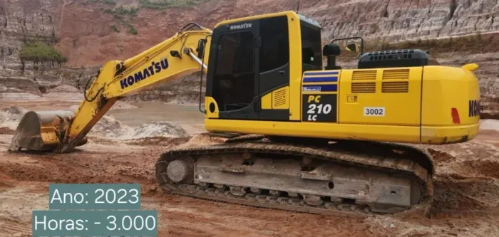 Frota Case e Komatsu - Todas cabinadas com ar-condicionado, Mineradora - Rio Claro/SP.