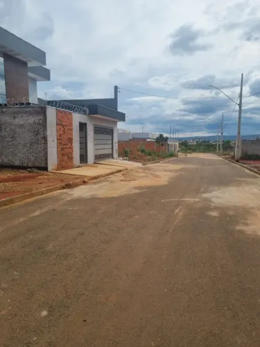 Vendo lote bairro Guarujá 200 metros 