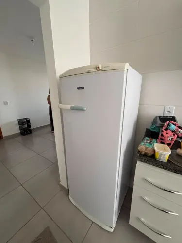 GELADEIRA EM OTIMO ESTADO
