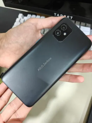 ASUS Zenfone 8 128GB / 8GB RAM - Ótimo estado + 2 capas