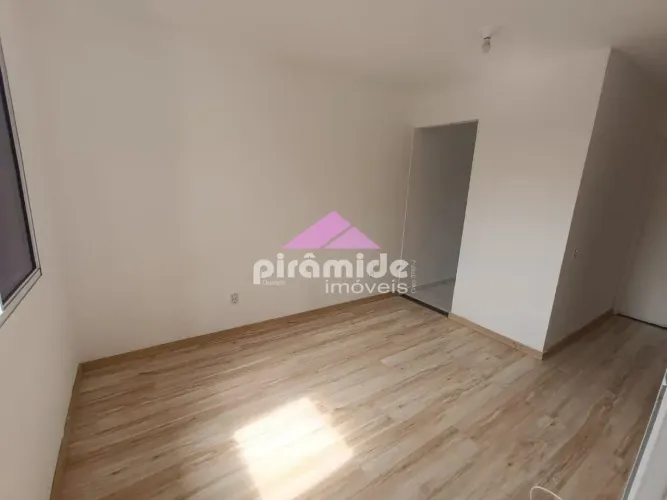 Casa no Jardim Layr no Condomínio Belle Vista em Mogi das Cruzes