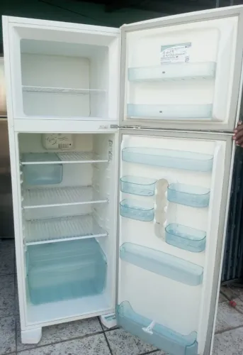 Geladeira Electrolux gelo seco 350 litros 