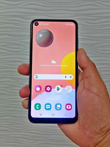 Vendo celular Samsung a11 funciona tudo certo com carregador 