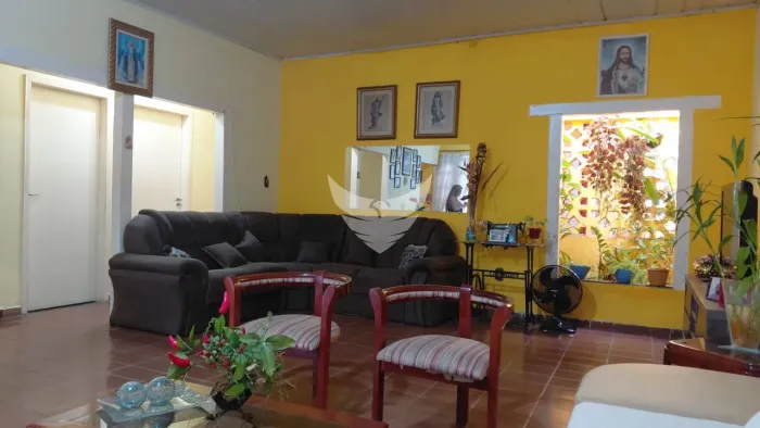 CASA COM 3 QUARTOS NO BAIRRO EMBRATEL