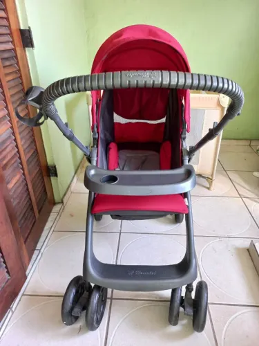 Vende carrinho de bebê Hércules, usado poucas vezes. Em ótimo estado