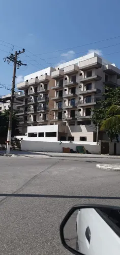 Lindo Prédio pronto com 28 apartamentos de 1 quarto e 8 coberturas a uma quadra da Praia d
