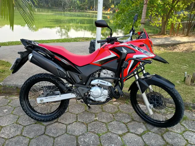 Honda XRE 300 Rally 2023 (impecável)