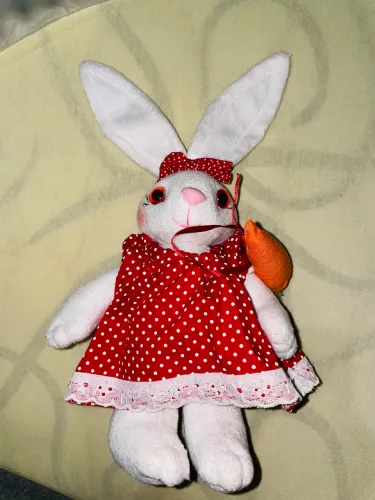 boneca de pelúcia de coelho de Páscoa