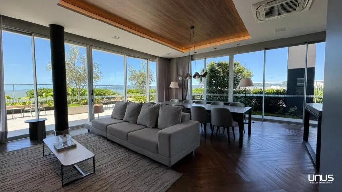 Apartamento com 3 suítes em Florianópolis