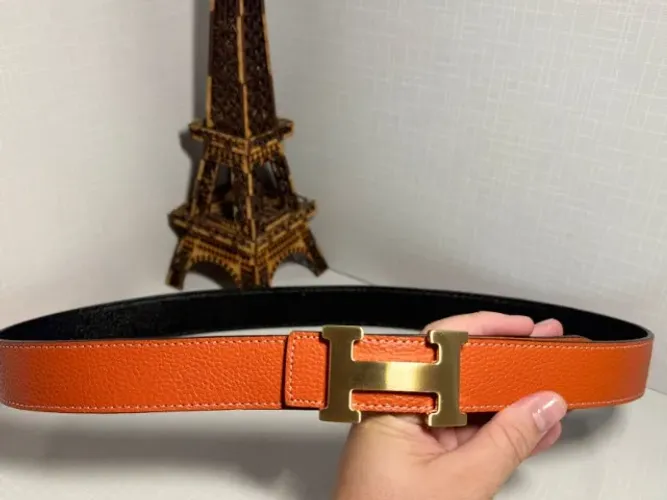 CINTO FEMININO ACINTURADO PREMIUM LARANJA VS PRETO COURO HERMÉS DOURADA PREMIUM 3.3CM