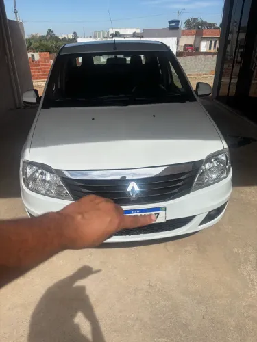 Renault Logan Expression Hi-flex 1.6 8V 4P 2012