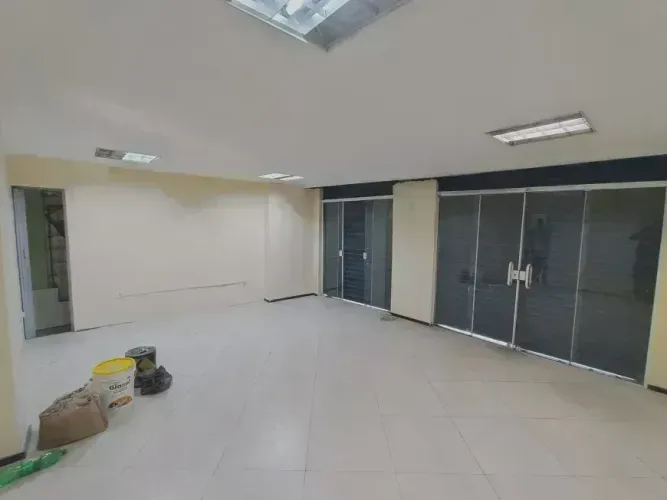 Loja frente de rua, excelente localização, comércio e tráfego em abundância!!