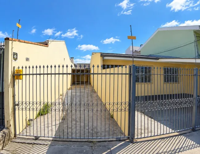 Casa Residencial com 2 quartos para alugar por R$ 2280.00, 75.00 m2 - XAXIM - CURITIBA/PR
