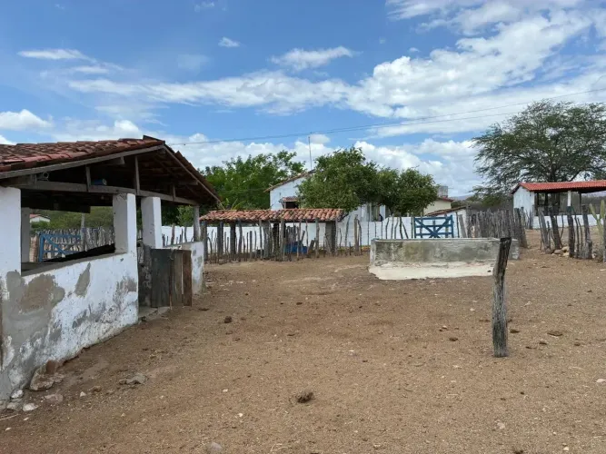 fazenda com 38.5 hectares na região de sao tome as margens da RN com Boa estrutura cortad