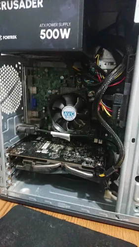 Computador CPU gamer de entrada Lenovo Core i5 (4ª Geração) - 8GB RAM