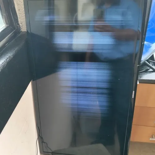 Tv Samsung 32 com deleito