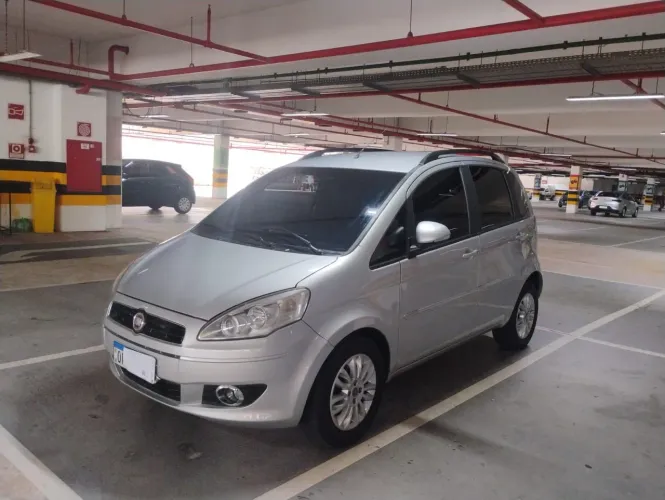 Fiat Idea Attractive 1.4 Fire Flex 8V 5P 2012