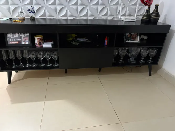Vendo armário de parede e rack 