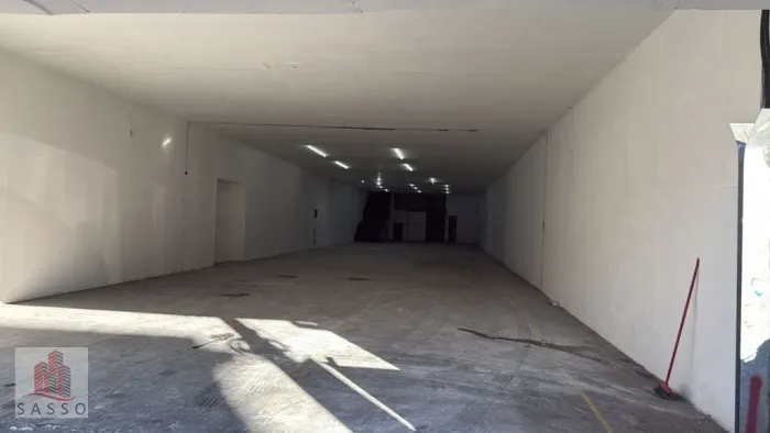 Alugo prédio comercial no Brás