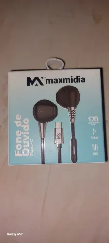 Fone de ouvido de fio tipo C