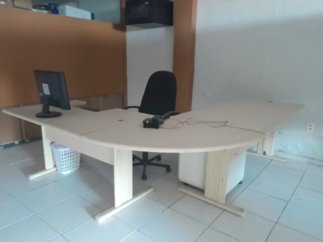 Mesa escritório em L, MDB
