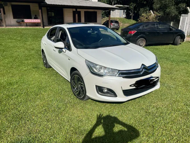 Citroen C4 Lounge Exclusive 1.6 Turbo 4P Aut. 2014