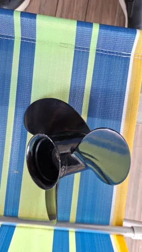 Hélice para motor de popa