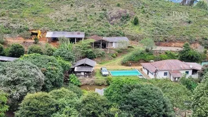 Fazenda com 4 dormitórios à venda, 470000 m² por R$ 2.000.000,00 - Centro - Santa Leopoldi