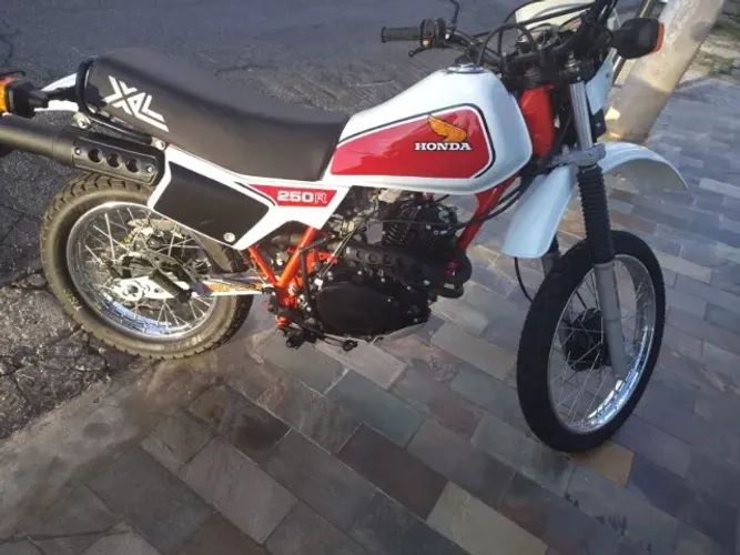 XL250R - PLACA PRETA, RESTAURADA