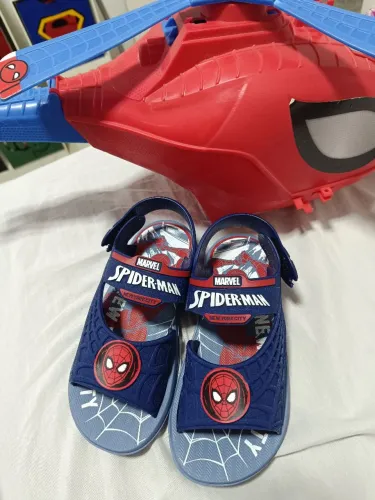 Sandália infantil homem aranha