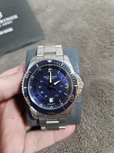 Relógio Victorinox Masculino Maverick Azul 43mm 