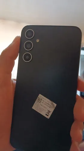 Celular A34 5g , tela quebrada pois caiu do suporte da moto