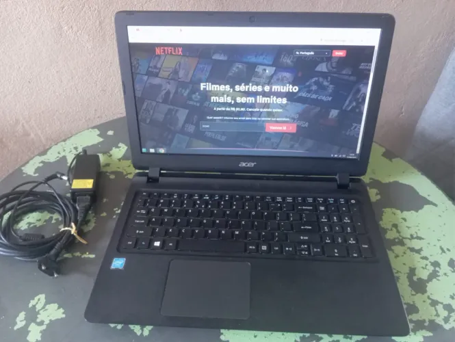 Notebook Acer ES1-533 / 4 GB Memoria /HD 1 terábyte / tela 15.6 slim