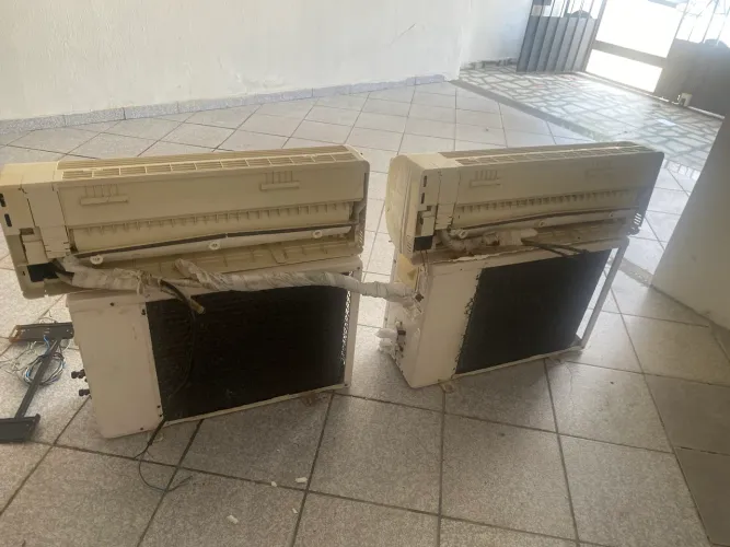 APARELHOS DE AR-CONDICIONADO EM BOM ESTADO DE FUNCIONAMENTO.