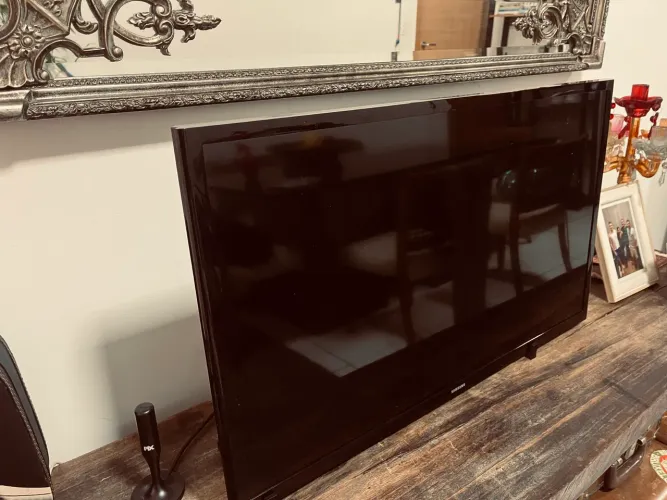 Samsung Smart TV J4300 de 32? ? modelo UN32J4300AGXZD, versão BA06.