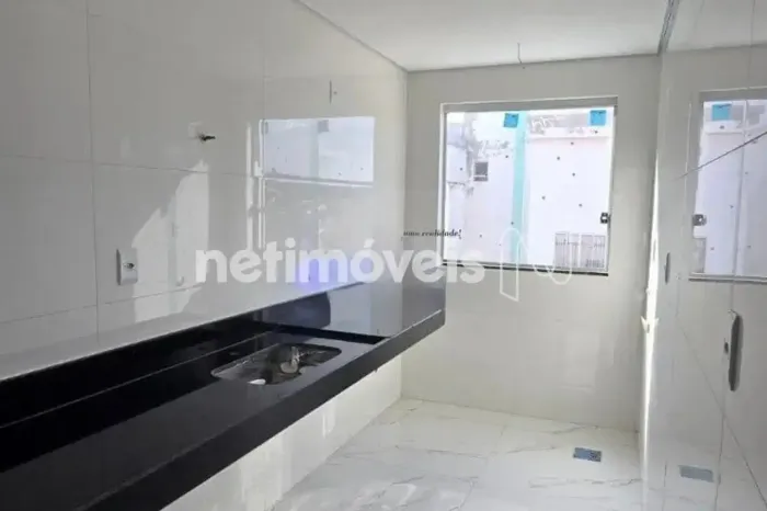 Apartamento de 2 quartos e suíte à venda no Candelária - R$350.000,00