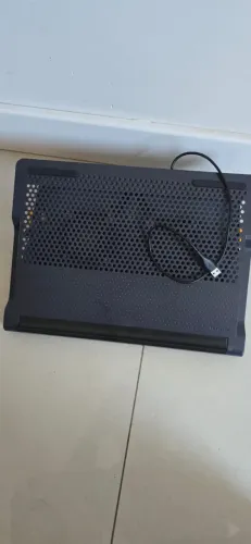 Base Cooler Targus AWE81US para Notebook - 2 Fans + Hub USB