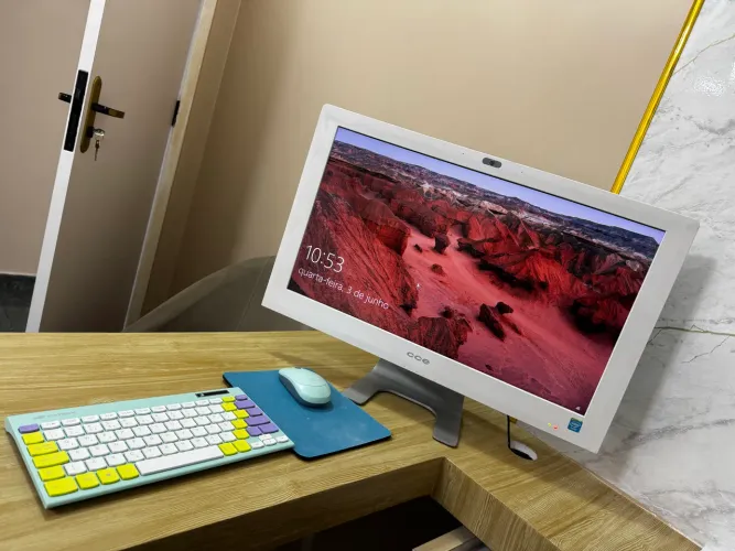 PC All in one Branco 24 polegadas