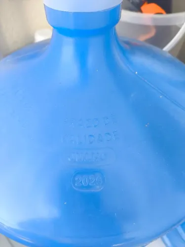2 Garrafões de água mineral 20 l