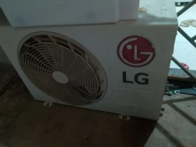Condensadora LG 9 mil BTUs convencional